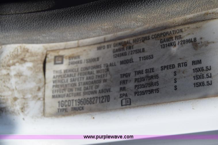 image for item H8526 2006 Chevrolet Colorado Ext. Cab pickup truck