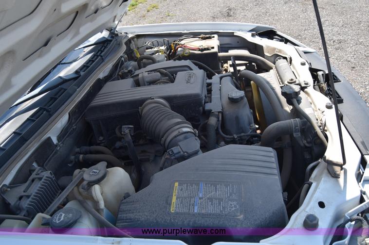 image for item H8526 2006 Chevrolet Colorado Ext. Cab pickup truck