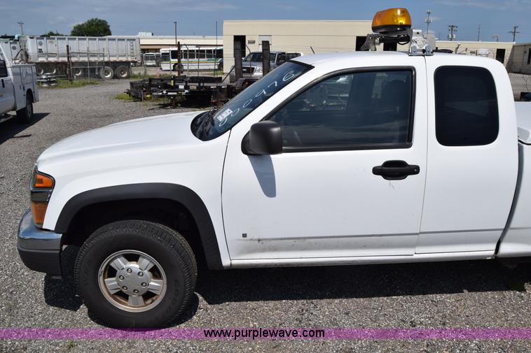 image for item H8526 2006 Chevrolet Colorado Ext. Cab pickup truck