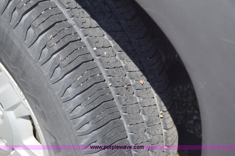 image for item H8526 2006 Chevrolet Colorado Ext. Cab pickup truck