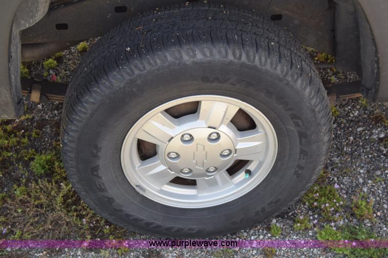 image for item H8526 2006 Chevrolet Colorado Ext. Cab pickup truck