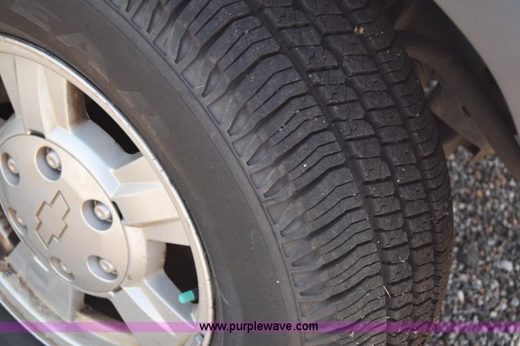 image for item H8526 2006 Chevrolet Colorado Ext. Cab pickup truck