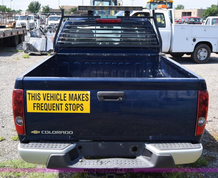 image for item H8528 2004 Chevrolet Colorado Ext. Cab pickup truck