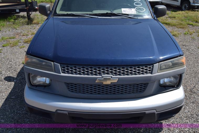 image for item H8528 2004 Chevrolet Colorado Ext. Cab pickup truck