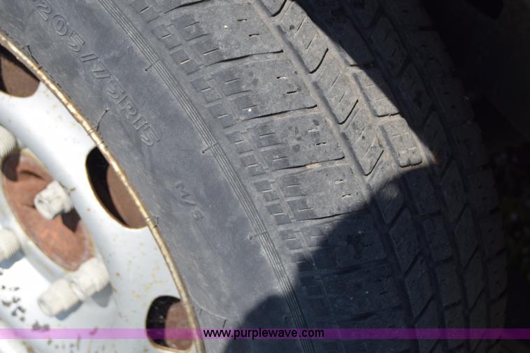 image for item H8528 2004 Chevrolet Colorado Ext. Cab pickup truck