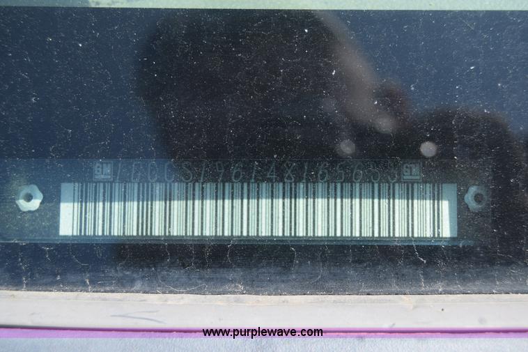 image for item H8528 2004 Chevrolet Colorado Ext. Cab pickup truck