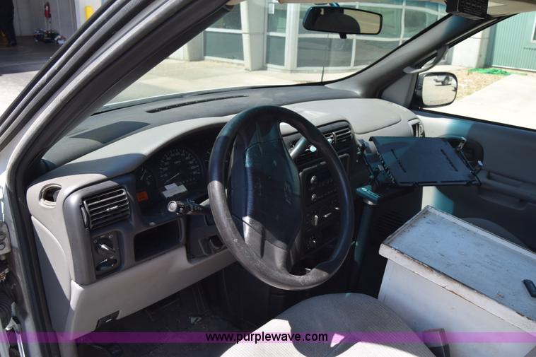 image for item J6614 2003 Chevrolet Venture Cargo van