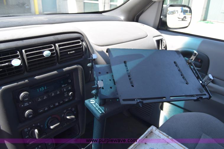 image for item J6614 2003 Chevrolet Venture Cargo van