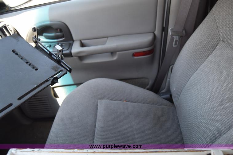 image for item J6614 2003 Chevrolet Venture Cargo van