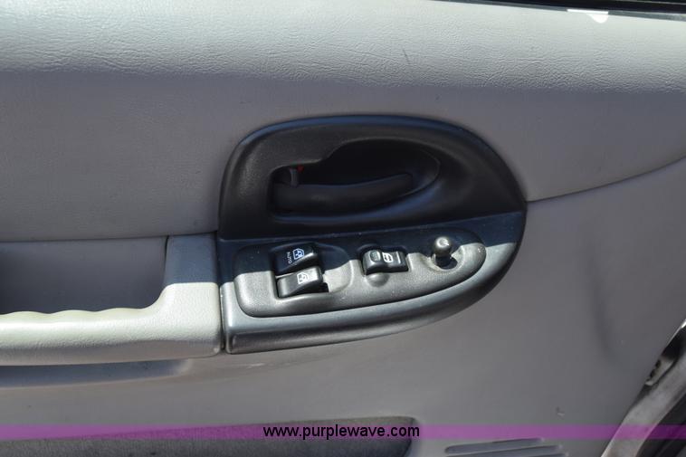 image for item J6614 2003 Chevrolet Venture Cargo van