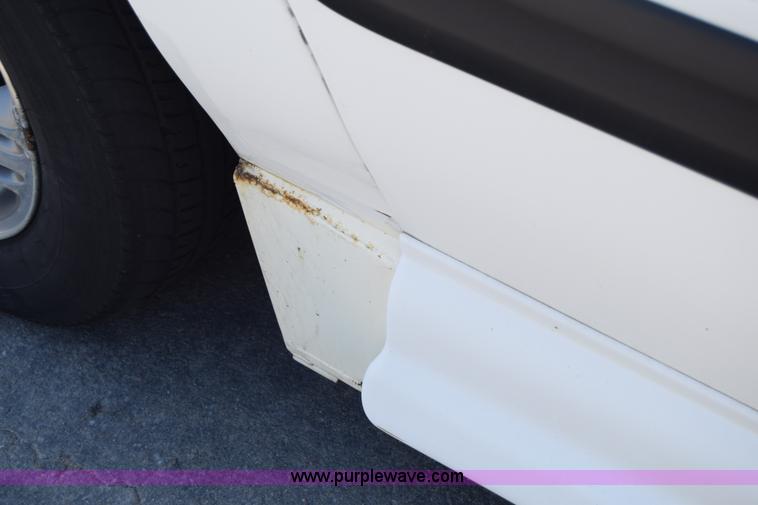 image for item J6614 2003 Chevrolet Venture Cargo van