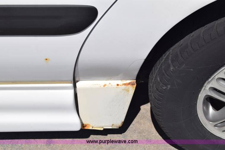 image for item J6614 2003 Chevrolet Venture Cargo van