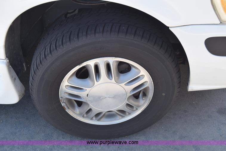 image for item J6614 2003 Chevrolet Venture Cargo van