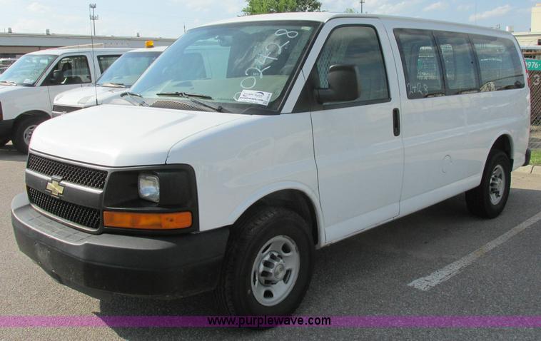 image for item J6616 2011 Chevrolet Express 2500 Cargo van