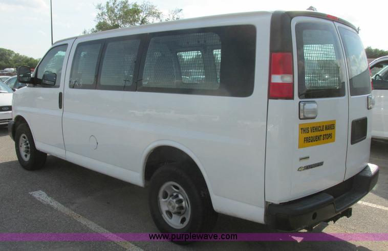 image for item J6616 2011 Chevrolet Express 2500 Cargo van