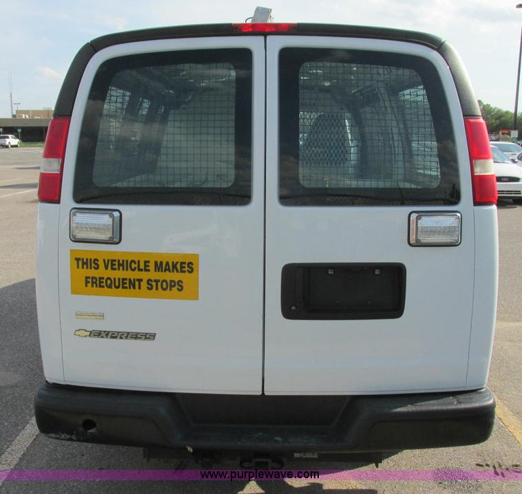 image for item J6616 2011 Chevrolet Express 2500 Cargo van