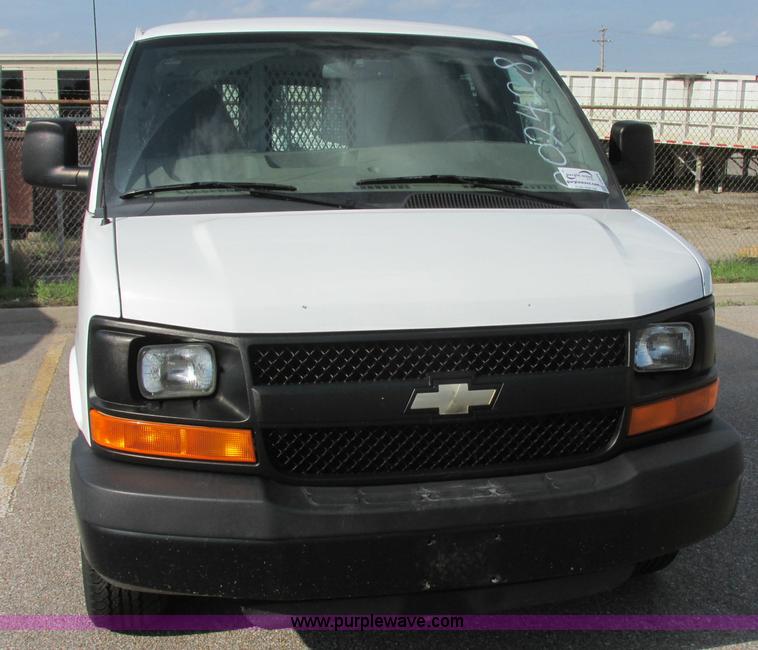 image for item J6616 2011 Chevrolet Express 2500 Cargo van