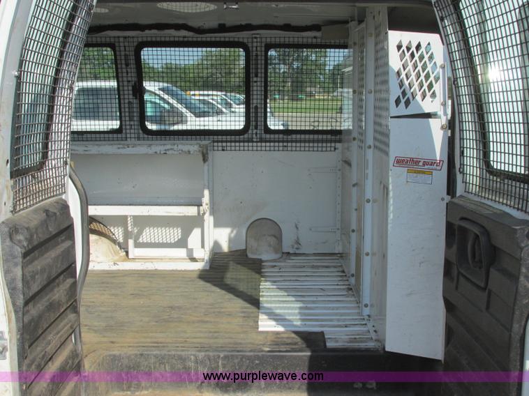 image for item J6616 2011 Chevrolet Express 2500 Cargo van