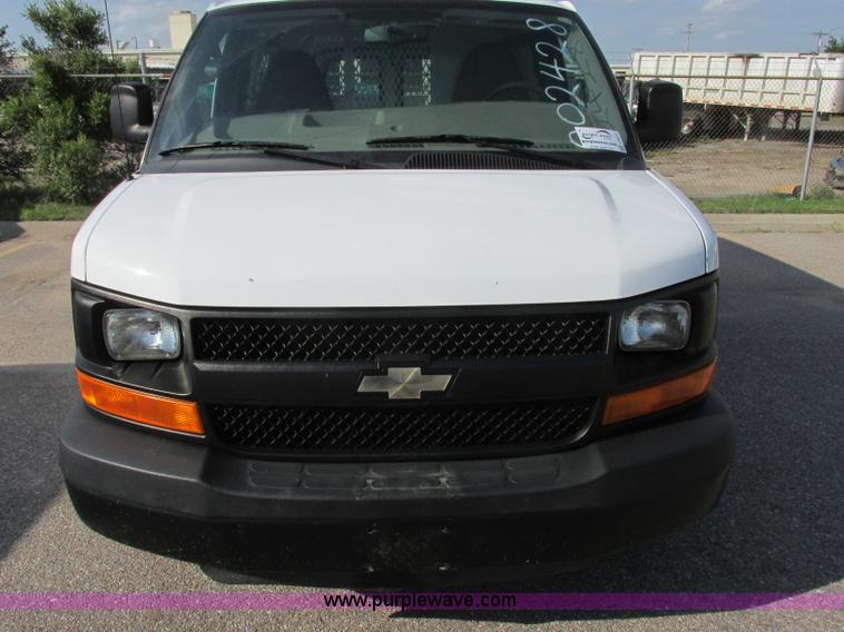 image for item J6616 2011 Chevrolet Express 2500 Cargo van