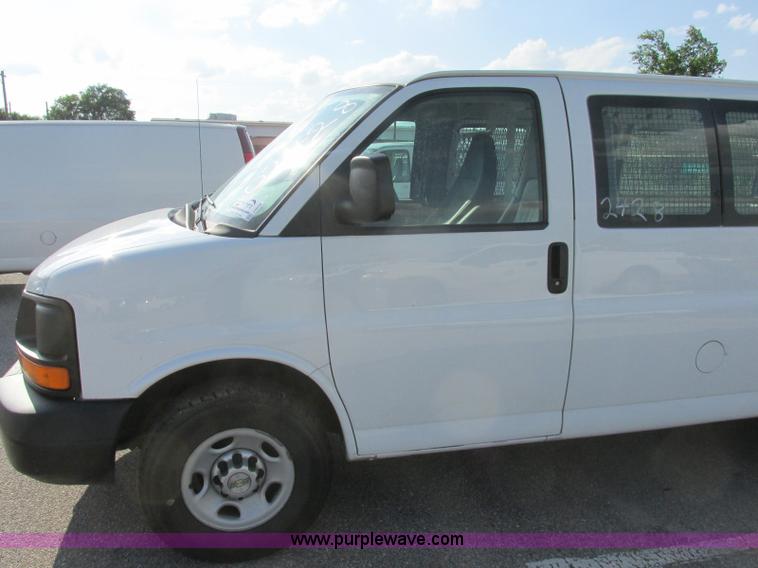 image for item J6616 2011 Chevrolet Express 2500 Cargo van