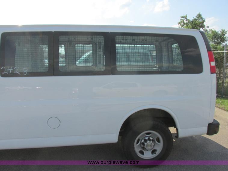 image for item J6616 2011 Chevrolet Express 2500 Cargo van