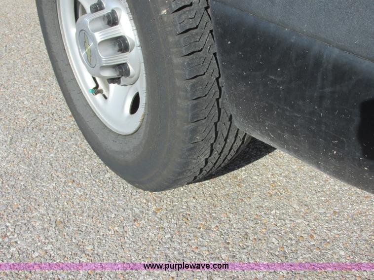 image for item J6616 2011 Chevrolet Express 2500 Cargo van