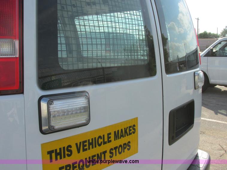 image for item J6616 2011 Chevrolet Express 2500 Cargo van