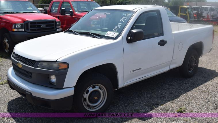 image for item K8507 2005 Chevrolet Colorado pickup truck