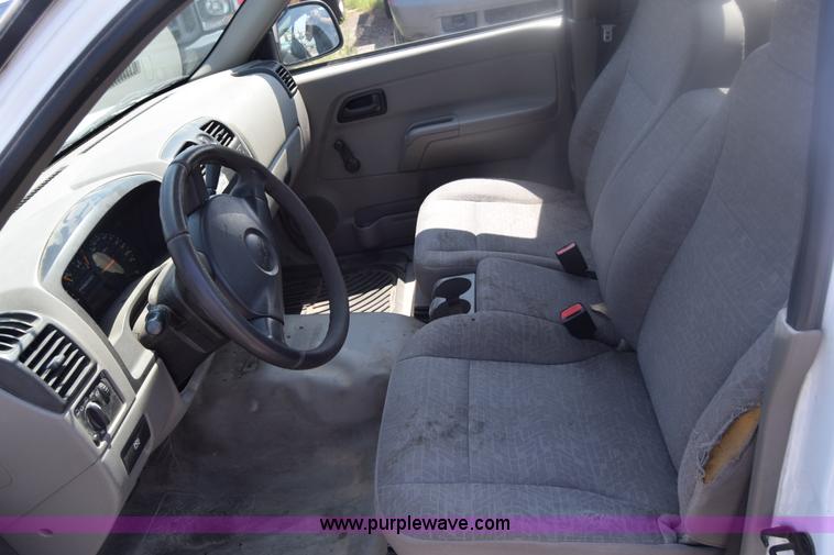 image for item K8507 2005 Chevrolet Colorado pickup truck