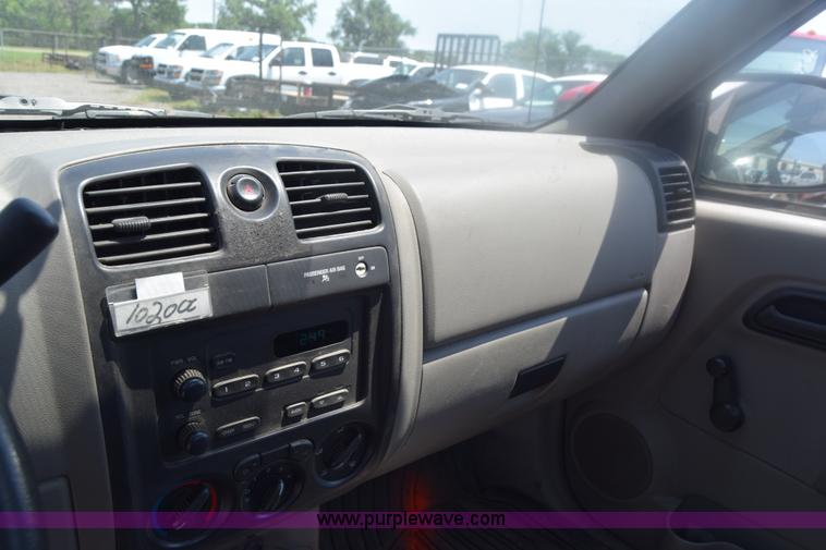 image for item K8507 2005 Chevrolet Colorado pickup truck