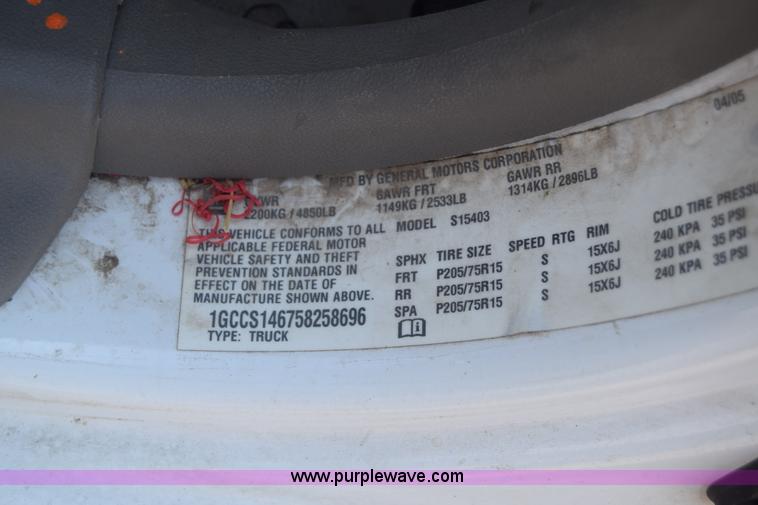 image for item K8507 2005 Chevrolet Colorado pickup truck