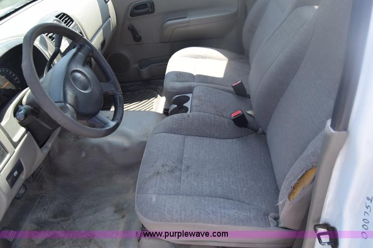 image for item K8507 2005 Chevrolet Colorado pickup truck