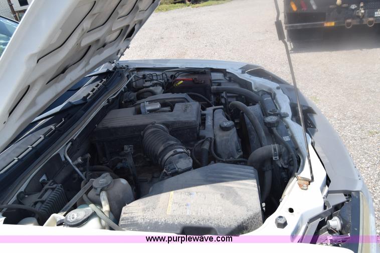 image for item K8507 2005 Chevrolet Colorado pickup truck