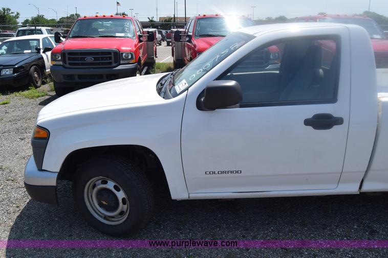 image for item K8507 2005 Chevrolet Colorado pickup truck