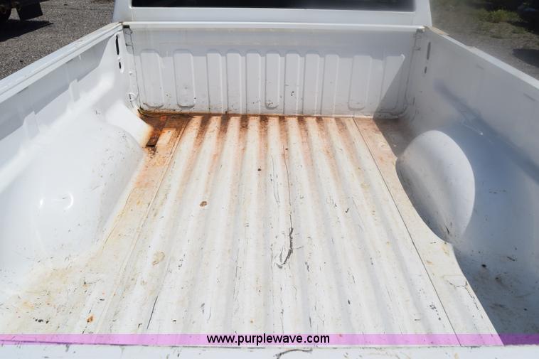 image for item K8507 2005 Chevrolet Colorado pickup truck