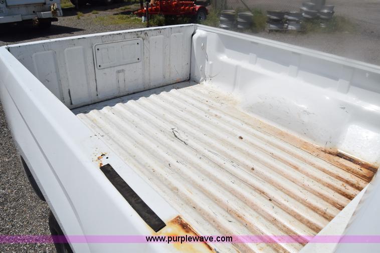 image for item K8507 2005 Chevrolet Colorado pickup truck