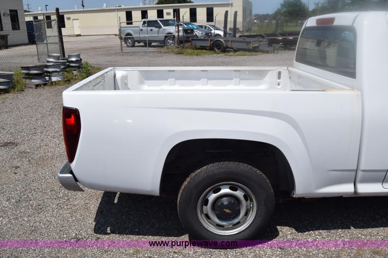 image for item K8507 2005 Chevrolet Colorado pickup truck