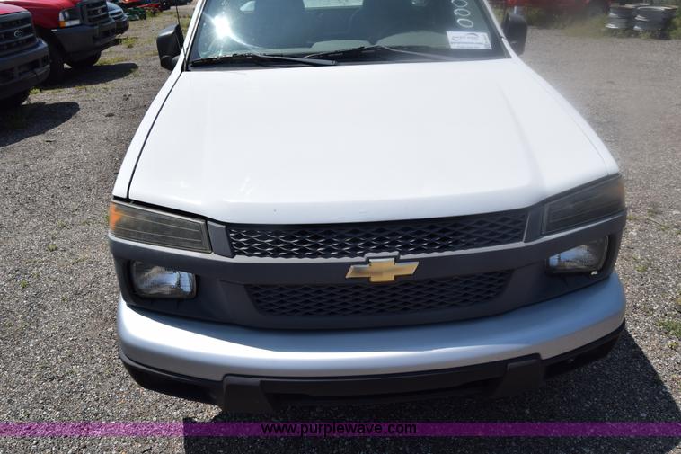 image for item K8507 2005 Chevrolet Colorado pickup truck