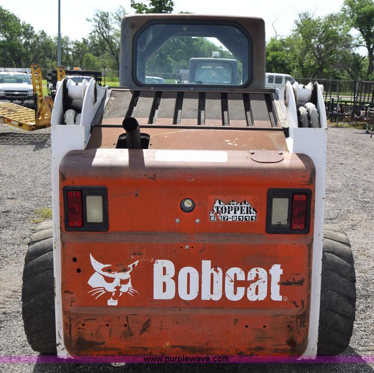 image for item K8510 2005 Bobcat S220 skid steer