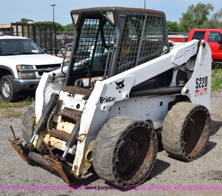 image for item K8510 2005 Bobcat S220 skid steer