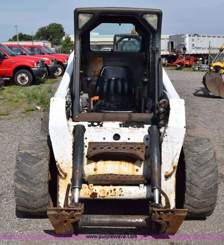 image for item K8510 2005 Bobcat S220 skid steer