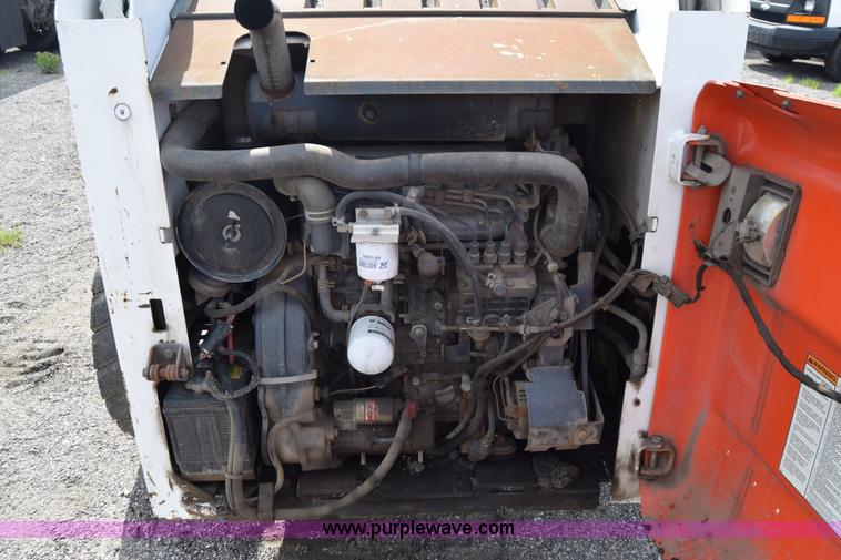 image for item K8510 2005 Bobcat S220 skid steer