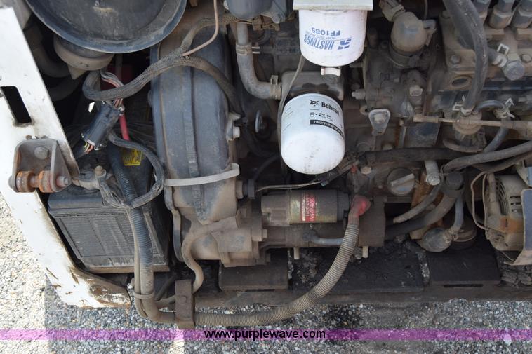 image for item K8510 2005 Bobcat S220 skid steer