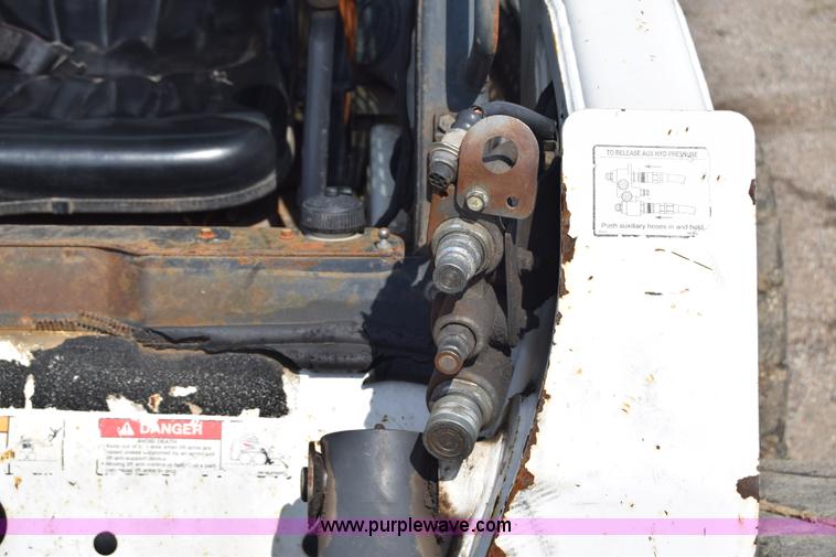 image for item K8510 2005 Bobcat S220 skid steer