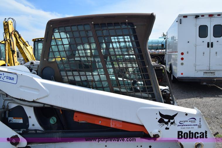 image for item K8510 2005 Bobcat S220 skid steer