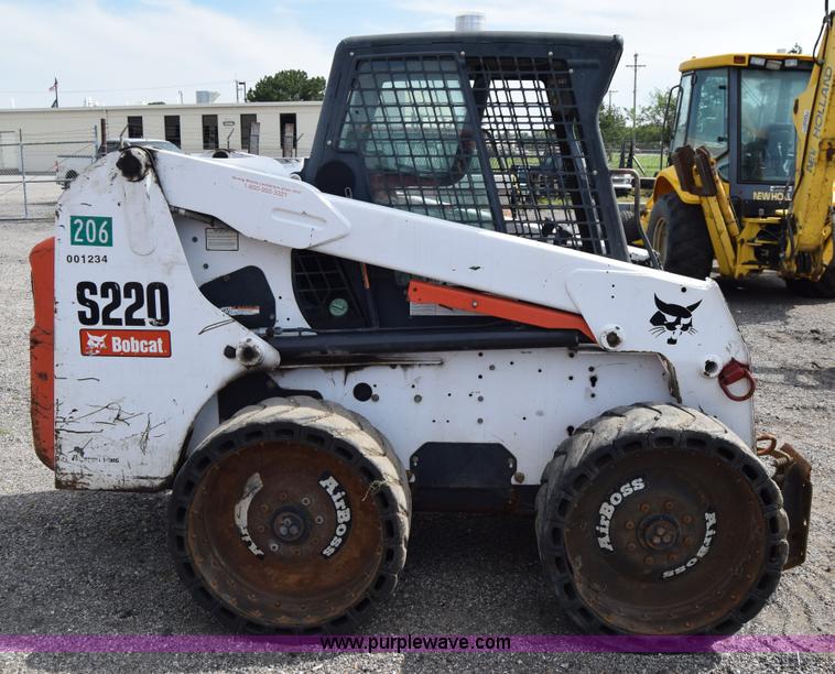 image for item K8511 2006 Bobcat S220 skid steer
