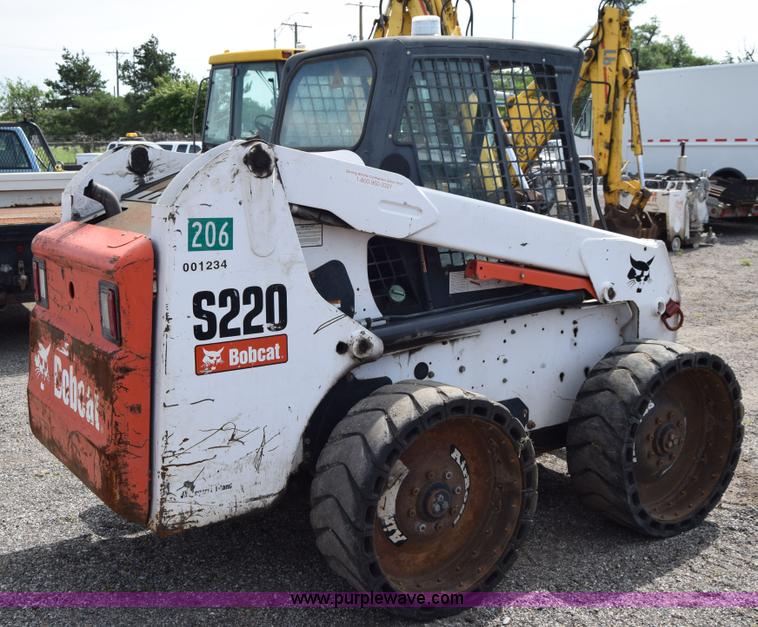 image for item K8511 2006 Bobcat S220 skid steer