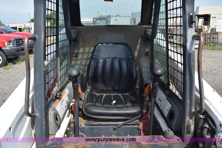 image for item K8511 2006 Bobcat S220 skid steer