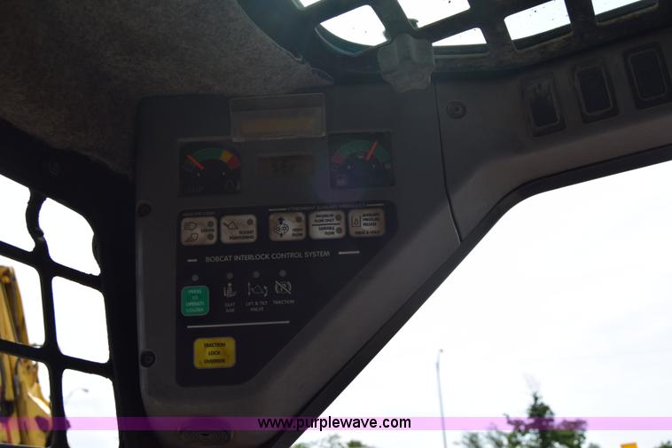 image for item K8511 2006 Bobcat S220 skid steer