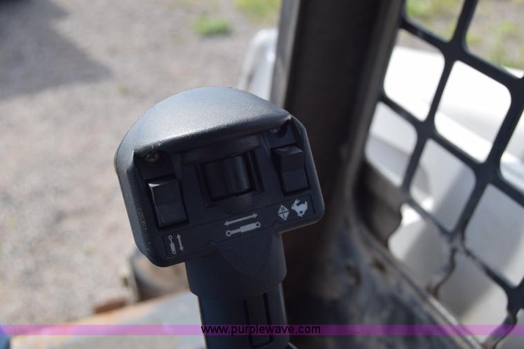 image for item K8511 2006 Bobcat S220 skid steer